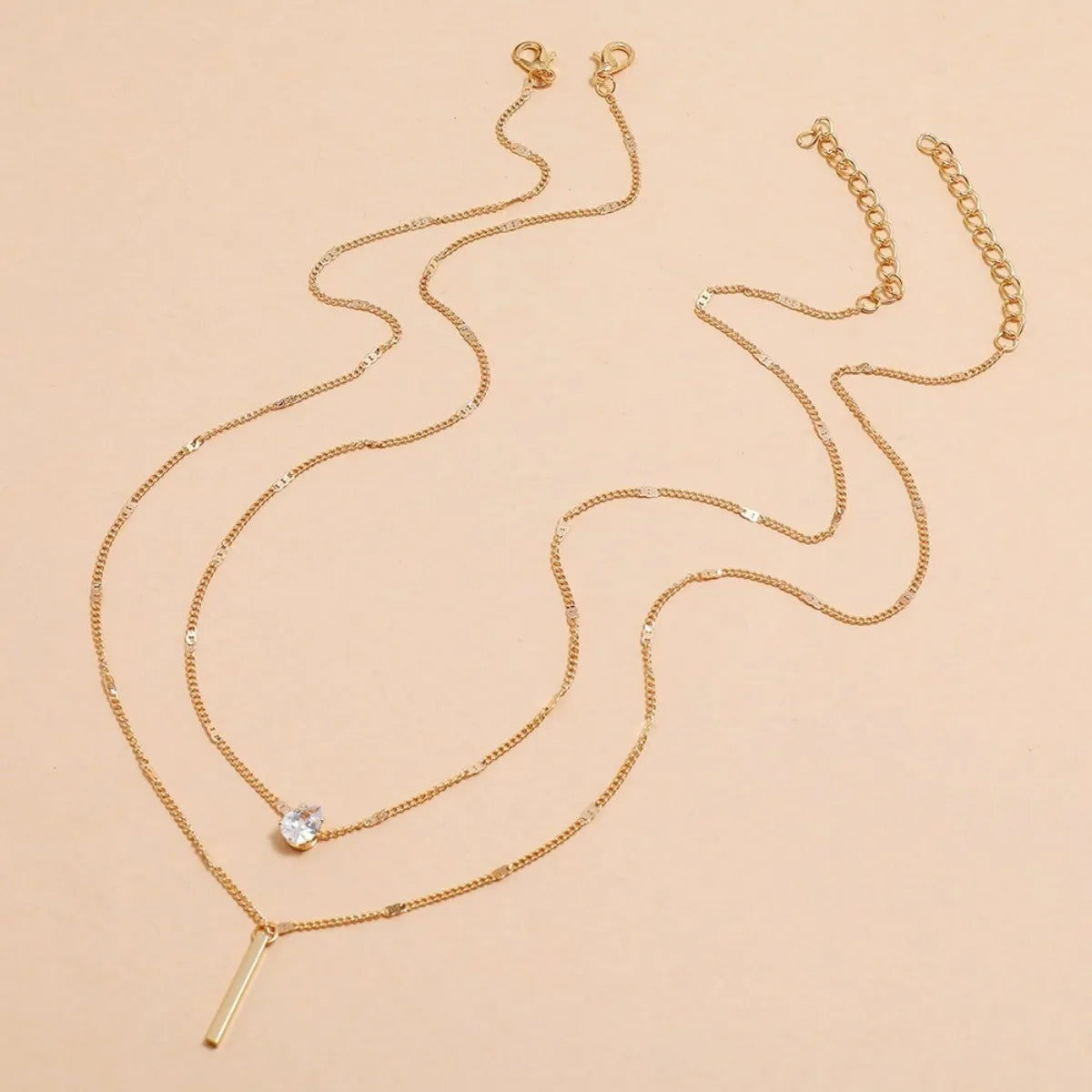 Colar Dourado com Pingentes Estrela, Gota e Coração – Camadas Modernas Femininas