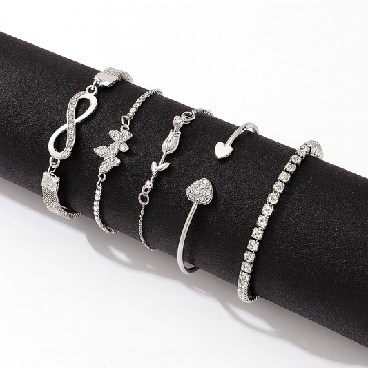 Kit 5 Pulseiras Prateadas Vintage – Coração, Borboleta, Rosa e Infinito com Cristais