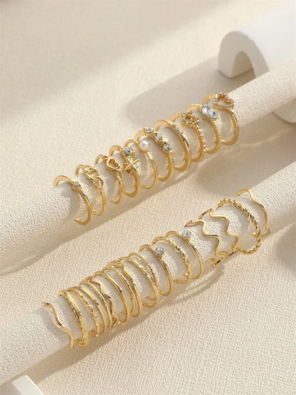 Kit 28 Anéis Dourados Vintage – Corações & Formas Geométricas Boho Chic